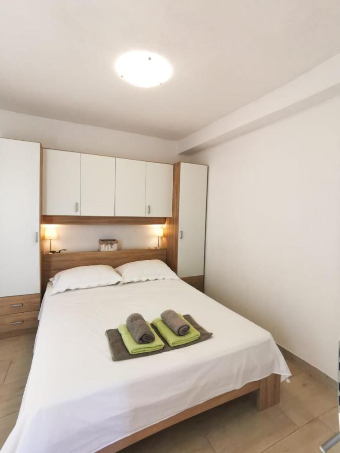 Apartments By The Sea Mimice, Omis - 14230 外观 照片